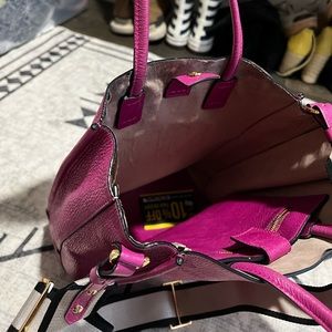 Adjustable strap and good condition